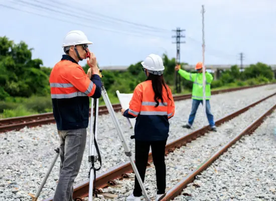 road-workers-high-visibility-safety-helmets
